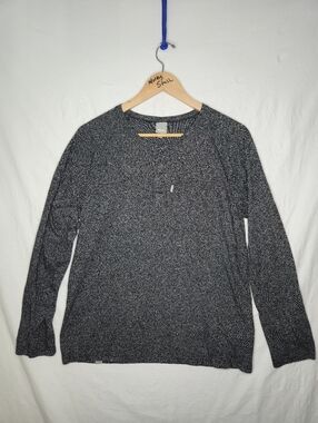 Bench Men's Gray Henley Long Sleeved Tee Shirt With Chest Pocket Size Large